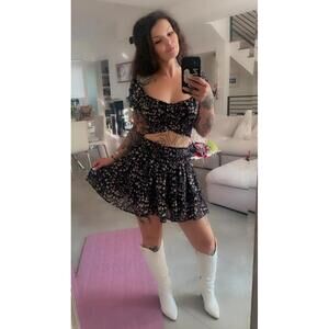 2bella FLORAL PUFF SLEEVE CROSS CROP TOP & RUFFLE SKIRT MATCHING SET  Medium